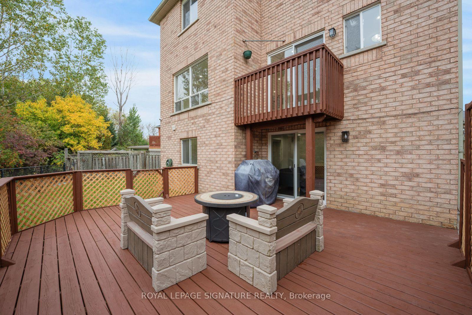 Photo 35 of 38 Charleswood Circle, Brampton, Fletcher's Meadow — HOMEH
