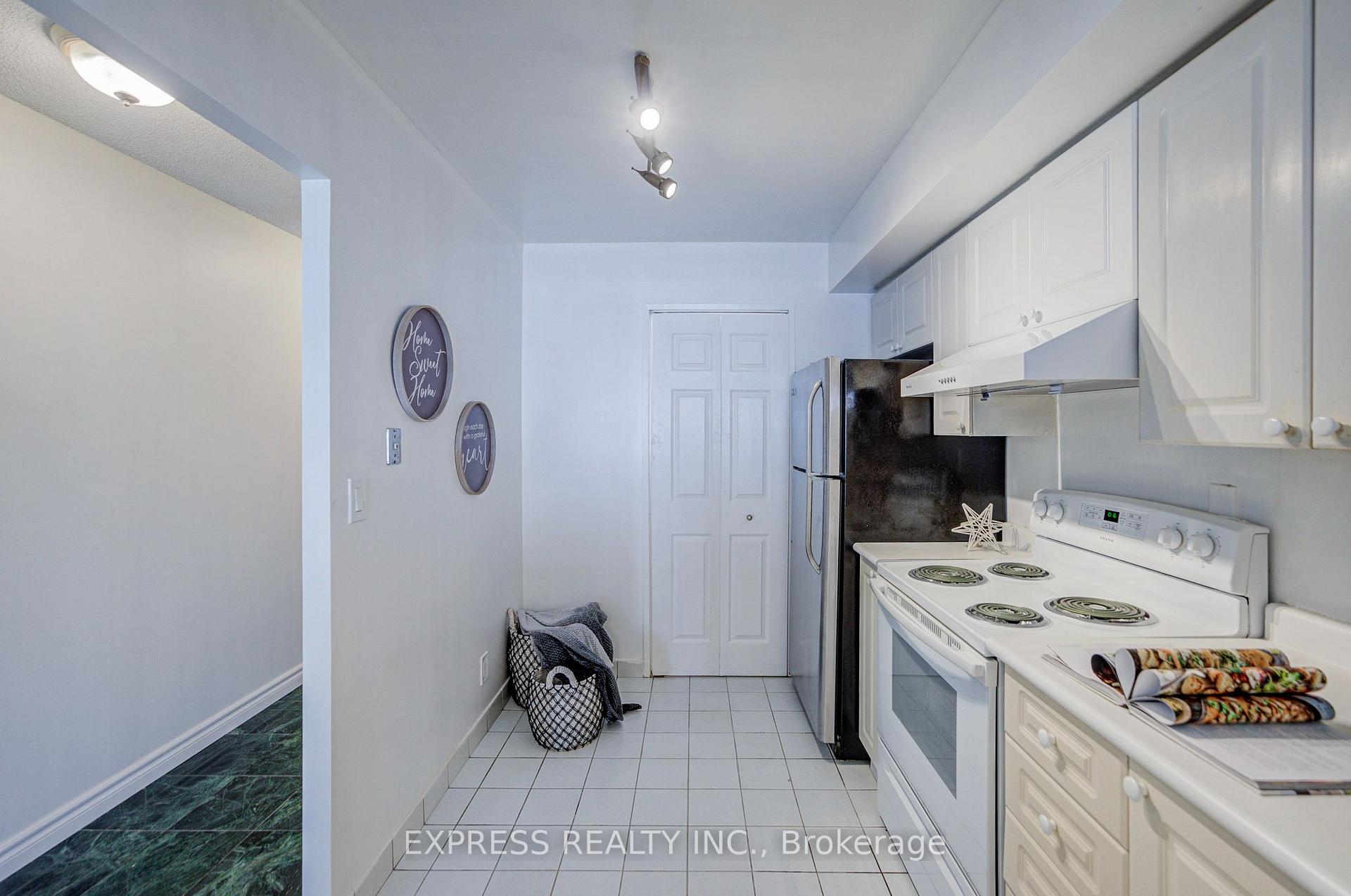 Photo 12 of Unit 1111, 18 Lee Centre Drive, Scarborough, Woburn — HOMEH