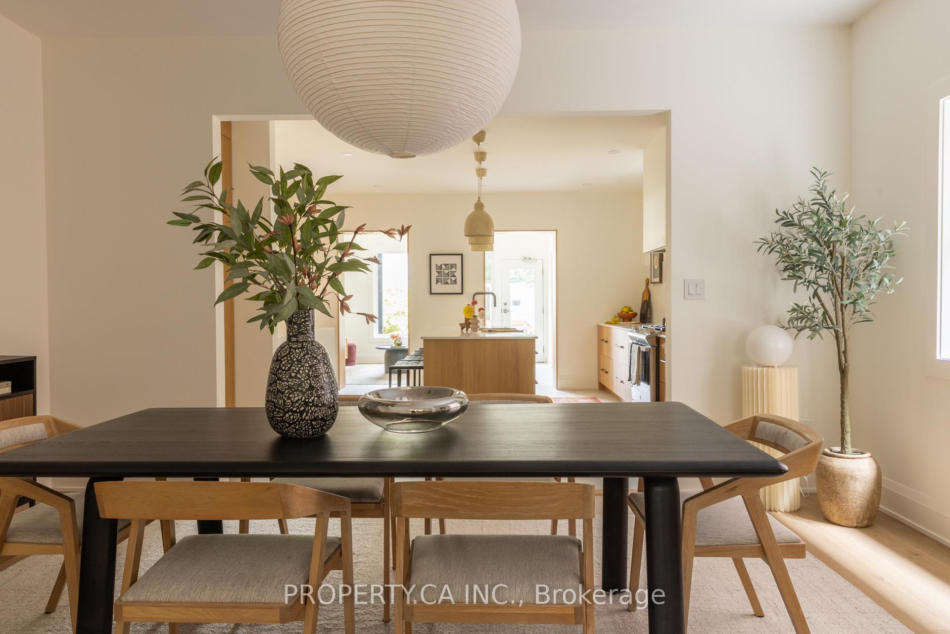 Photo 2 of 197 Roxton Road, Toronto, Trinity-Bellwoods — HOMEH
