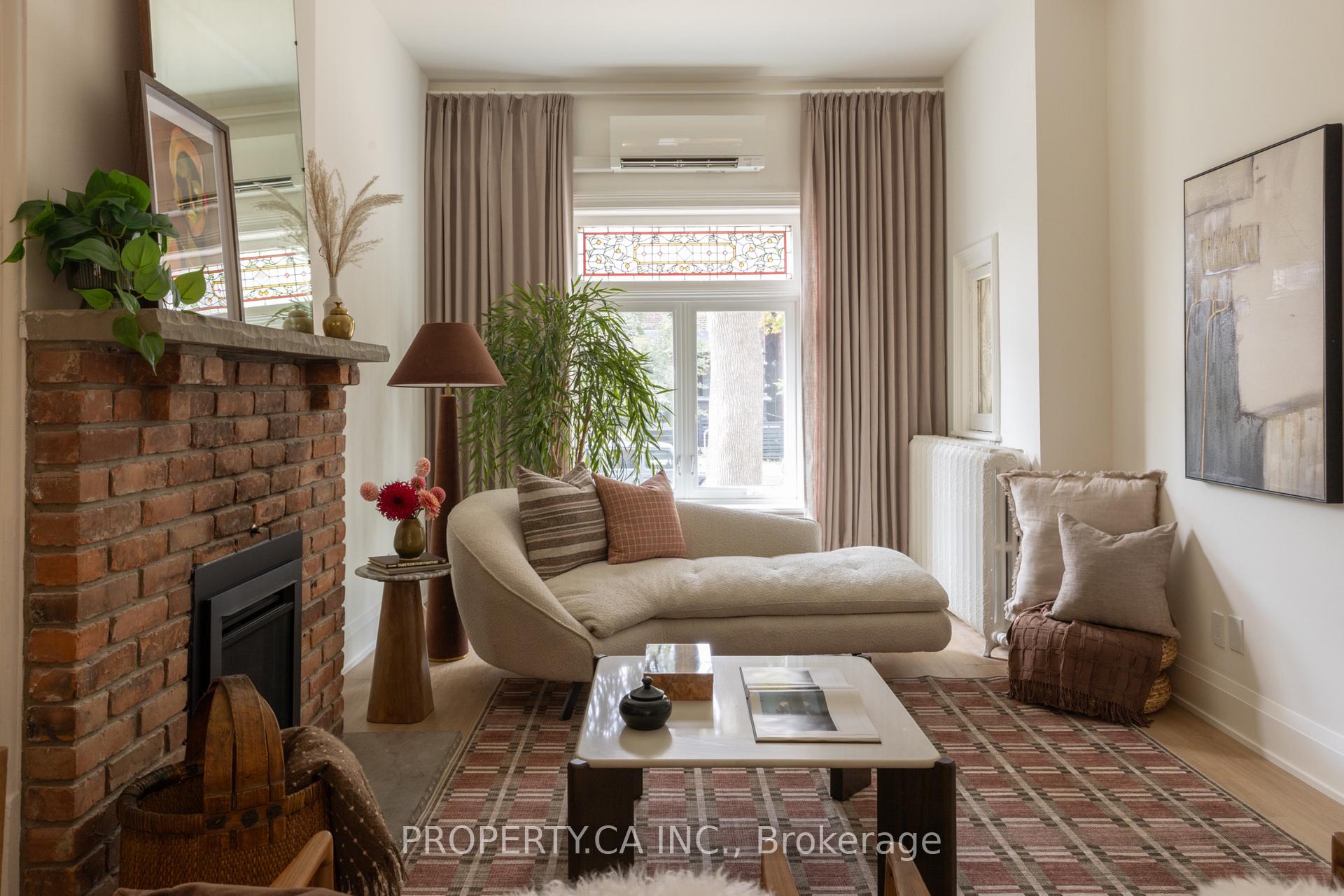 Photo 3 of 197 Roxton Road, Toronto, Trinity-Bellwoods — HOMEH