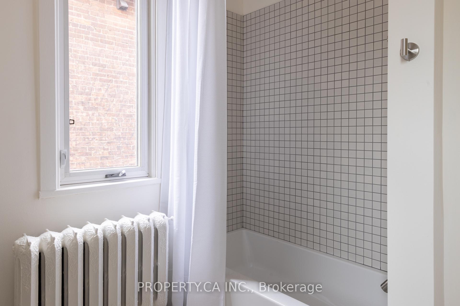 Photo 25 of 197 Roxton Road, Toronto, Trinity-Bellwoods — HOMEH