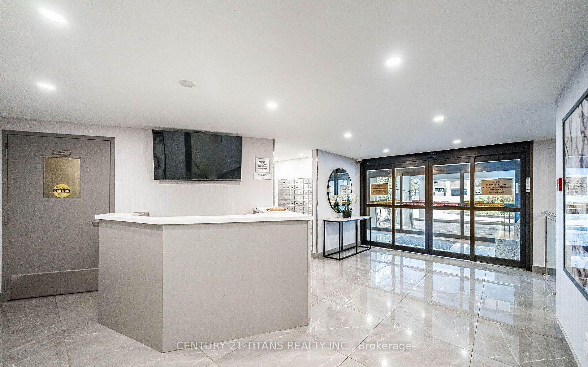 Photo 5 of Unit 311, 10 Edgecliffe Golfway, Toronto, Flemingdon Park — HOMEH