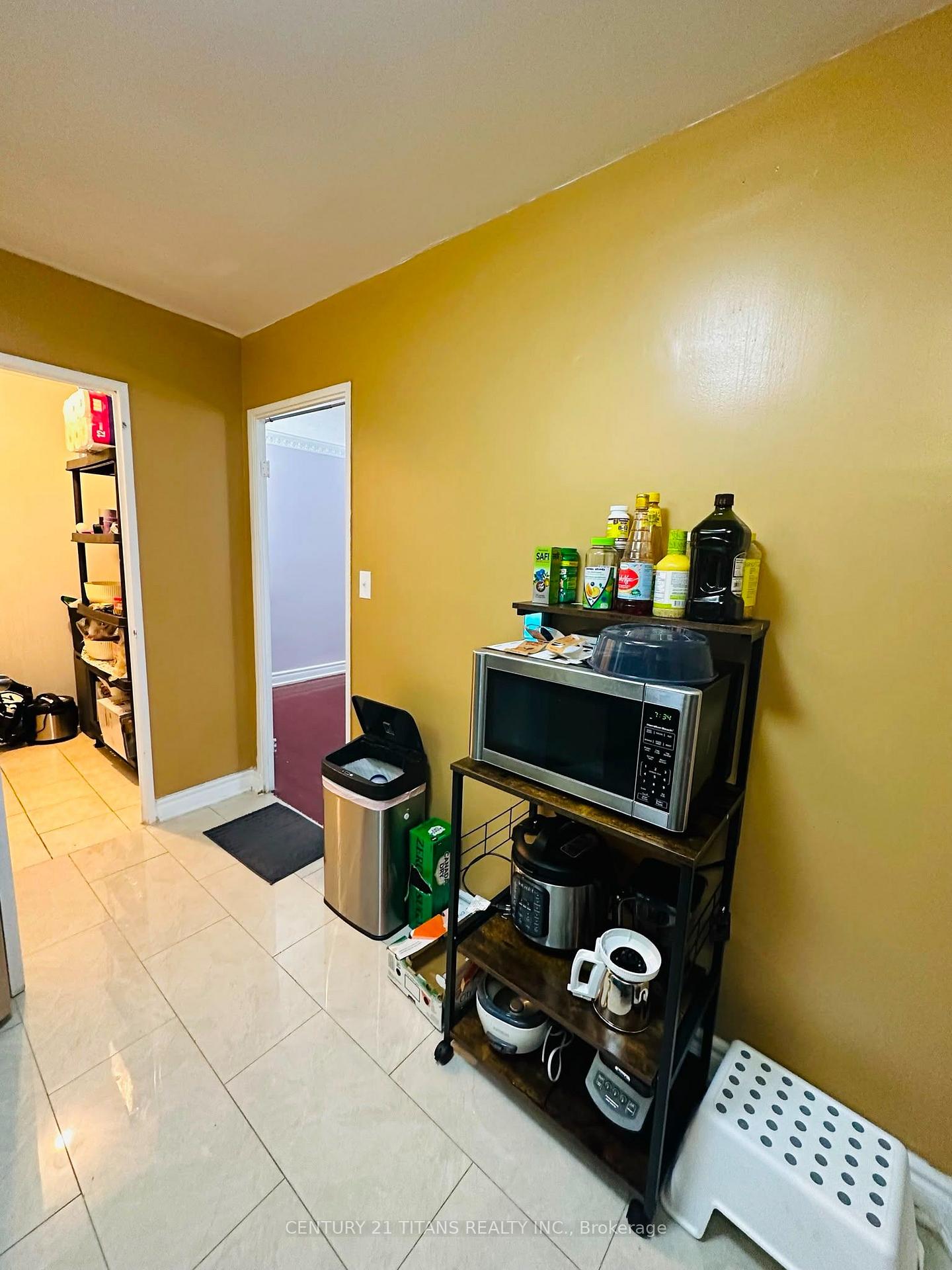 Photo 11 of Unit 311, 10 Edgecliffe Golfway, Toronto, Flemingdon Park — HOMEH
