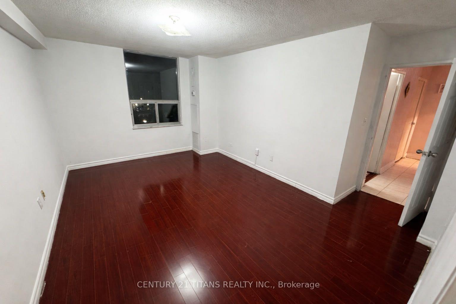 Photo 14 of Unit 311, 10 Edgecliffe Golfway, Toronto, Flemingdon Park — HOMEH