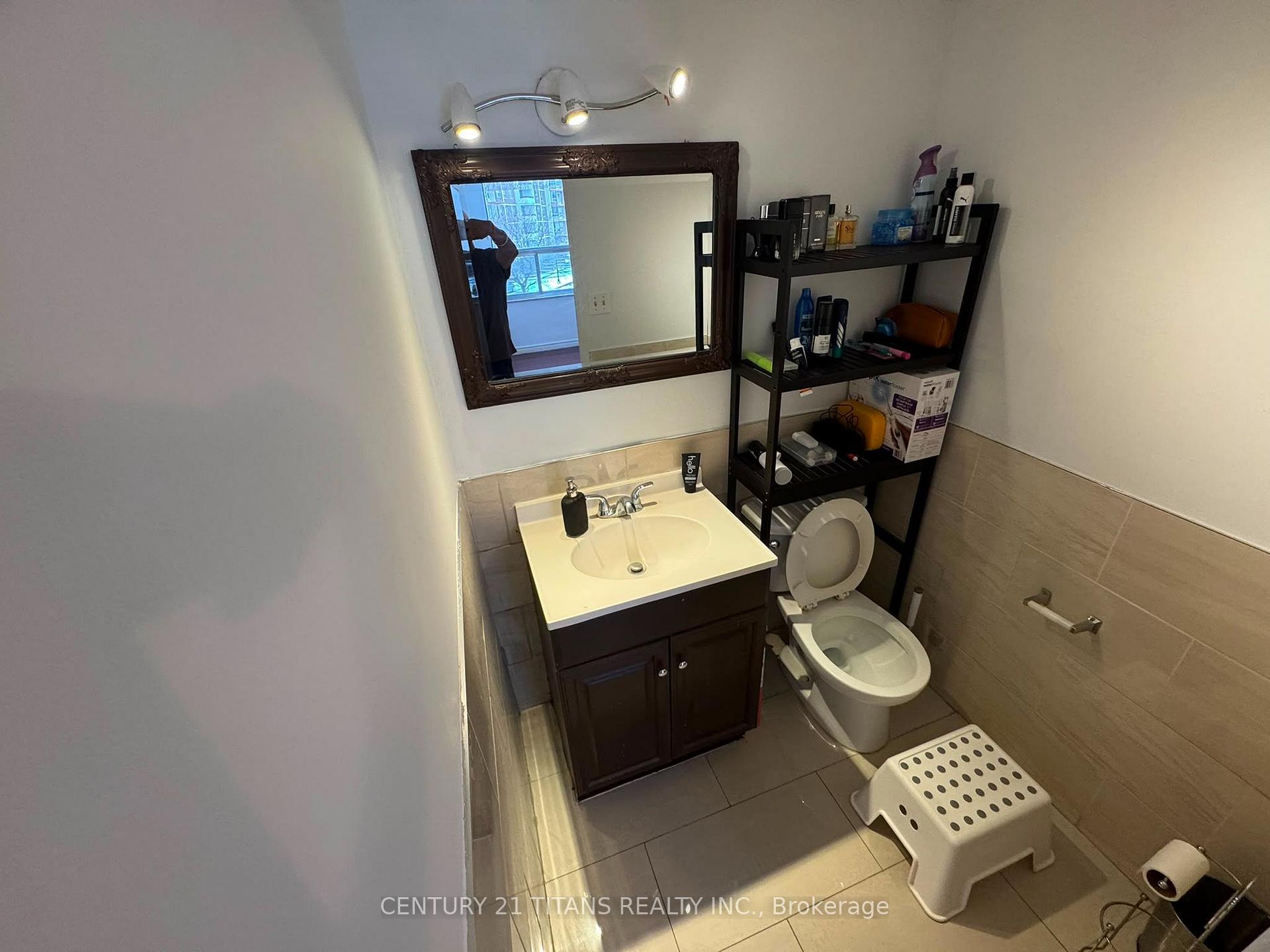 Photo 17 of Unit 311, 10 Edgecliffe Golfway, Toronto, Flemingdon Park — HOMEH