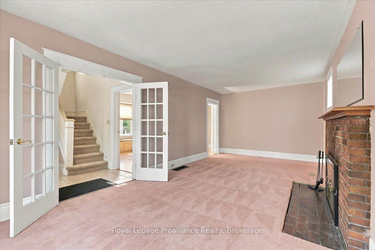 Photo 10 of 90 Chatham Street, Belleville, Belleville Ward — HOMEH