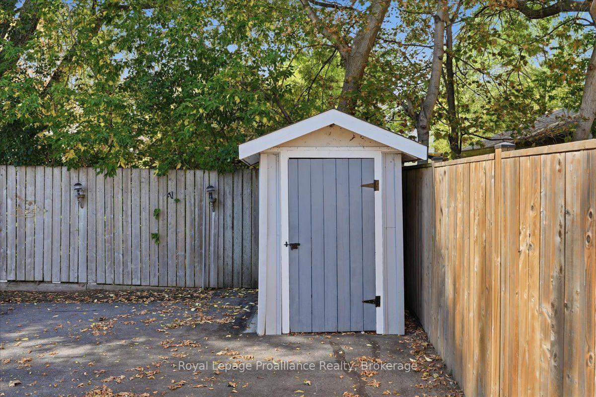 Photo 41 of 90 Chatham Street, Belleville, Belleville Ward — HOMEH