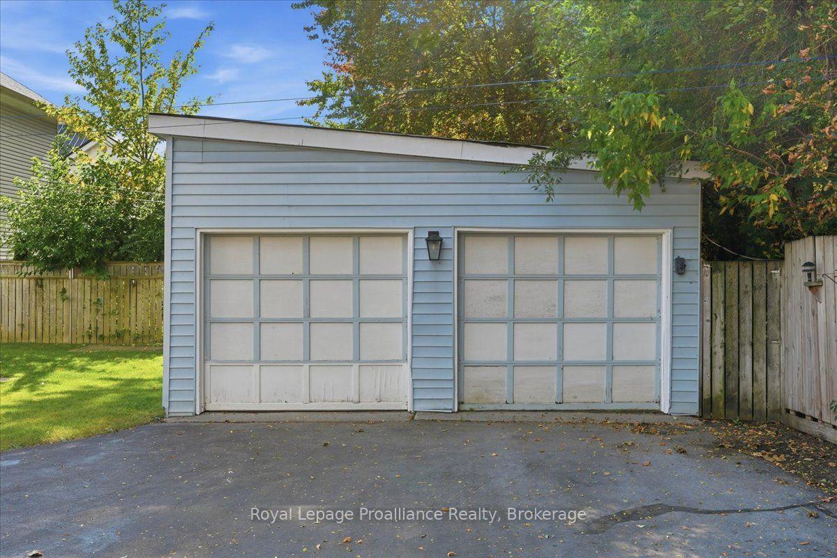 Photo 42 of 90 Chatham Street, Belleville, Belleville Ward — HOMEH