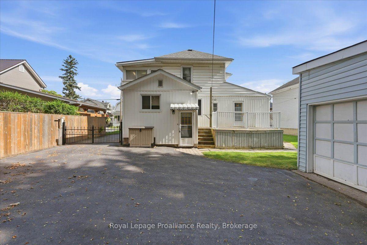 Photo 44 of 90 Chatham Street, Belleville, Belleville Ward — HOMEH