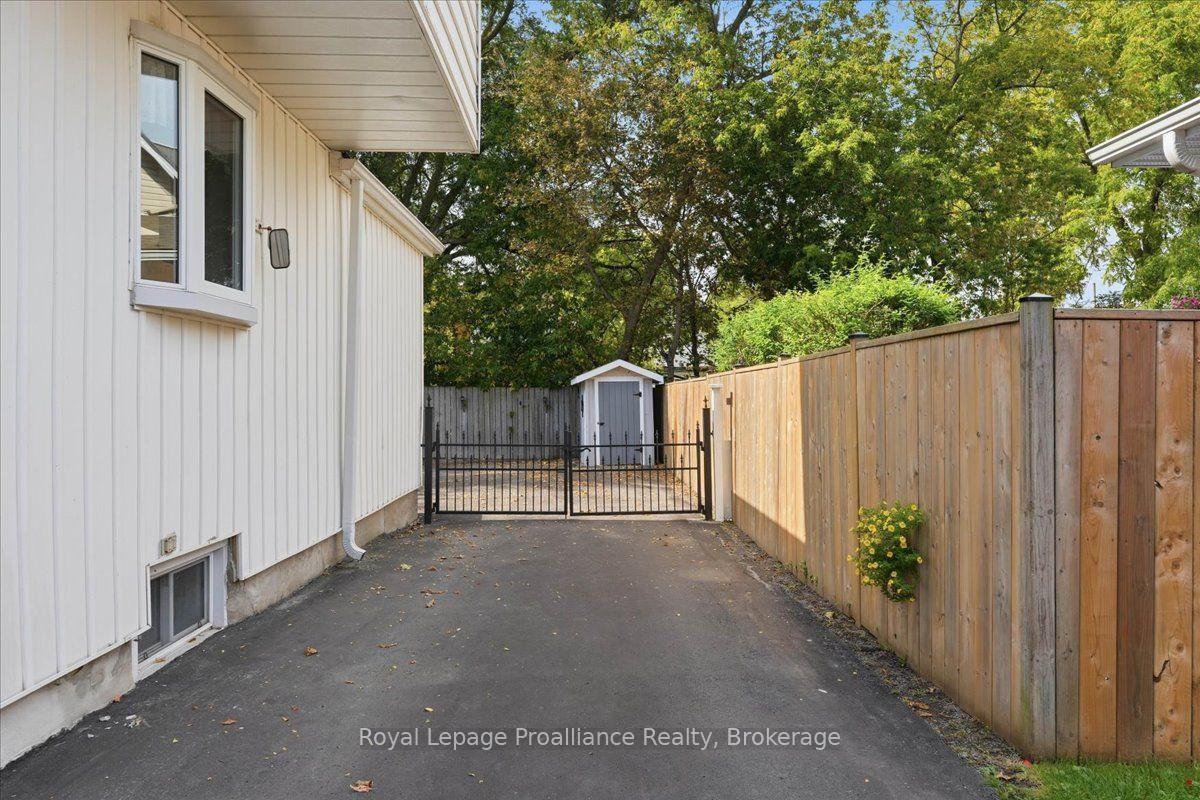 Photo 48 of 90 Chatham Street, Belleville, Belleville Ward — HOMEH
