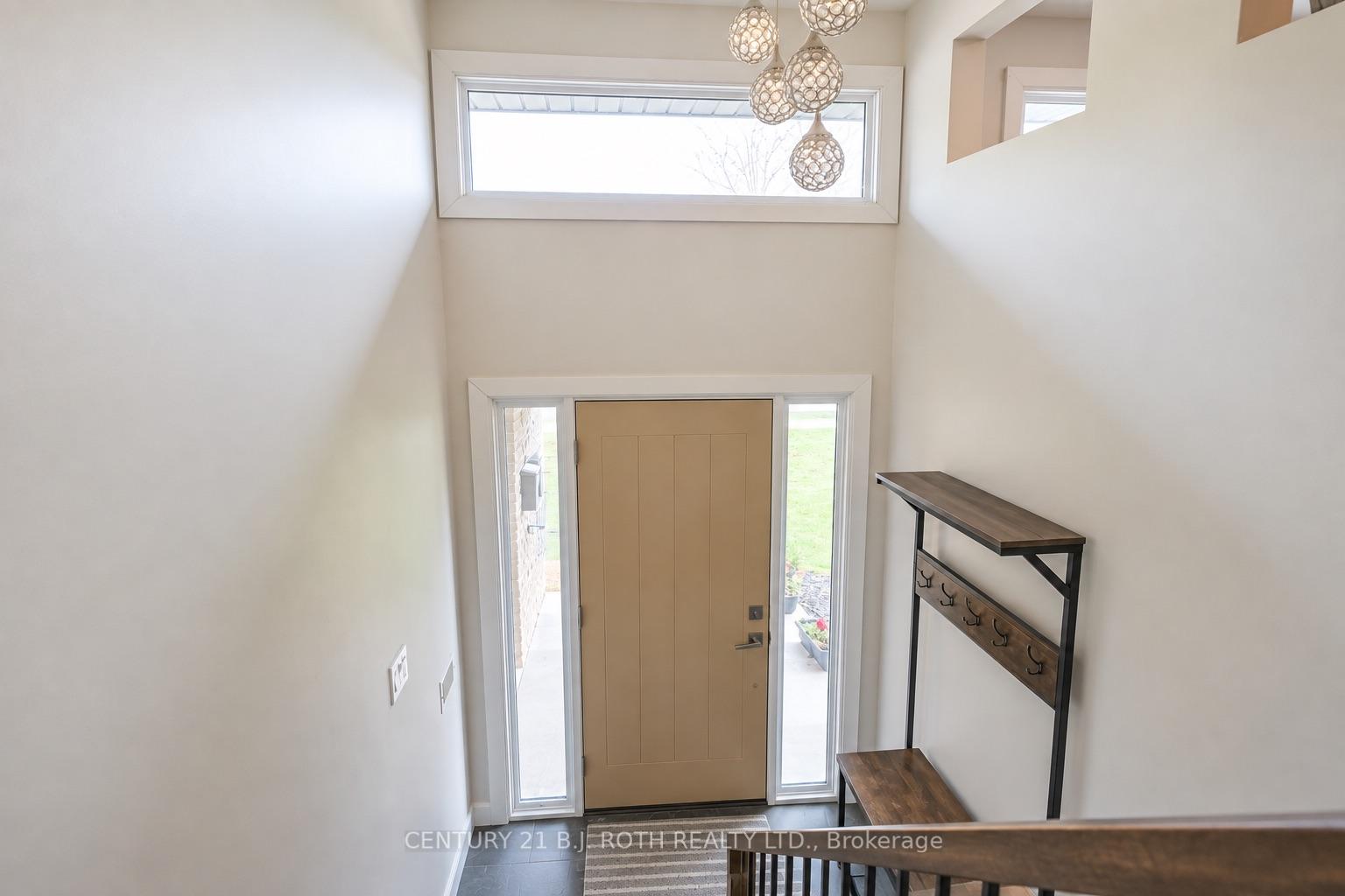 Photo 4 of 93 Grove Street E, Barrie, Wellington — HOMEH
