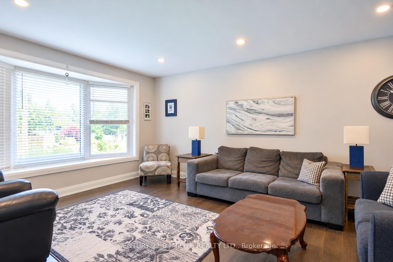Photo 7 of 93 Grove Street E, Barrie, Wellington — HOMEH