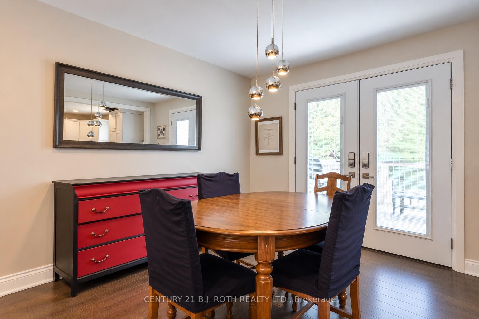 Photo 8 of 93 Grove Street E, Barrie, Wellington — HOMEH