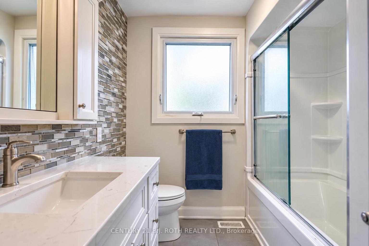 Photo 17 of 93 Grove Street E, Barrie, Wellington — HOMEH