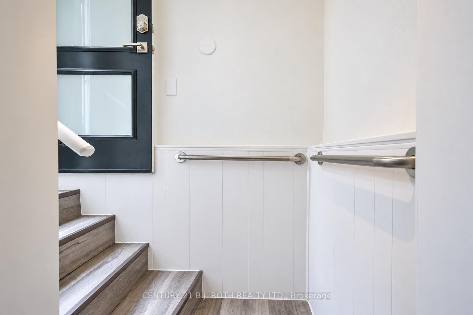 Photo 19 of 93 Grove Street E, Barrie, Wellington — HOMEH