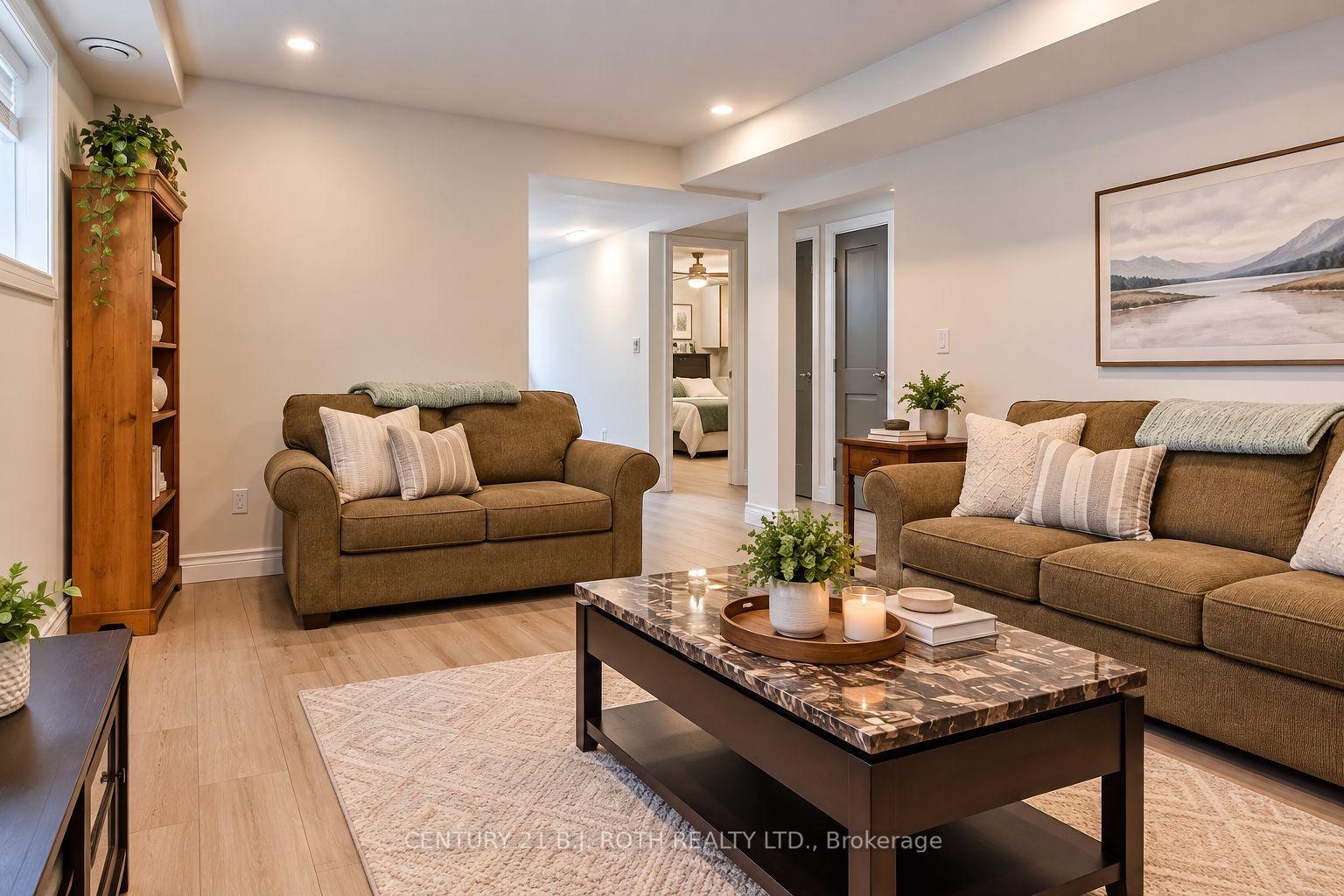 Photo 24 of 93 Grove Street E, Barrie, Wellington — HOMEH