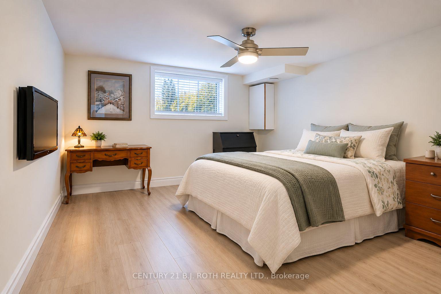 Photo 25 of 93 Grove Street E, Barrie, Wellington — HOMEH