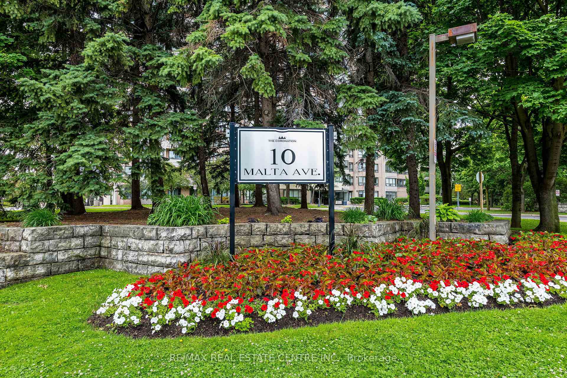 Photo 4 of Unit 210, 10 Malta Avenue, Brampton, Fletcher's Creek Village — HOMEH