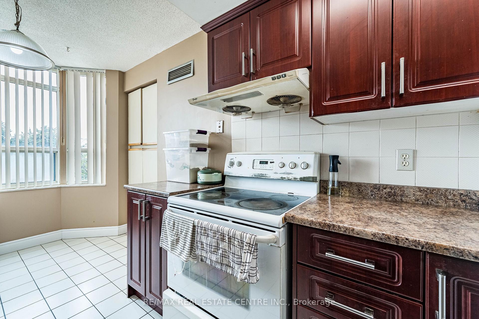 Photo 26 of Unit 210, 10 Malta Avenue, Brampton, Fletcher's Creek Village — HOMEH