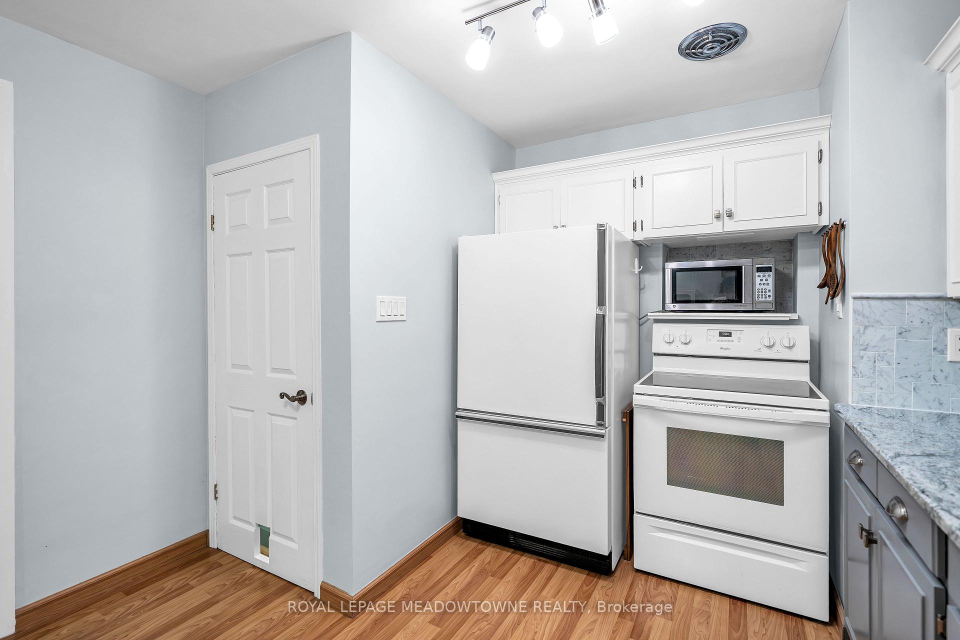 Photo 10 of 48 Garside Avenue, Whitby, Brooklin — HOMEH