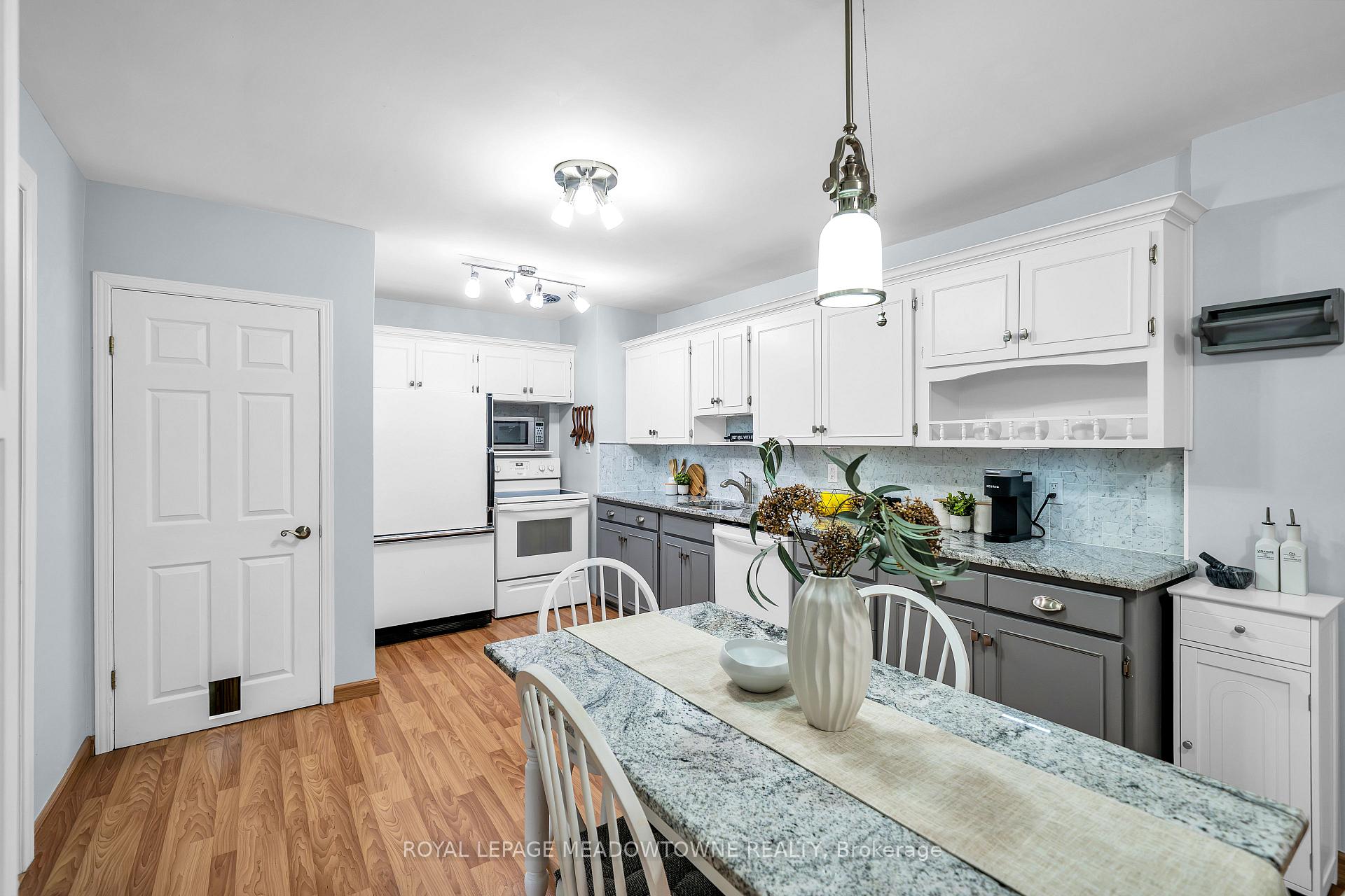 Photo 12 of 48 Garside Avenue, Whitby, Brooklin — HOMEH
