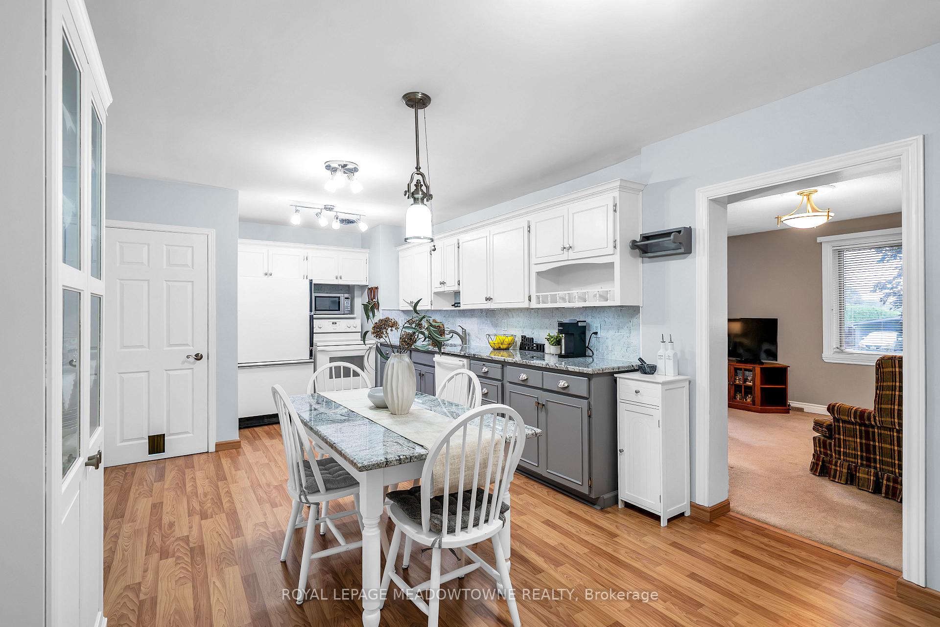 Photo 16 of 48 Garside Avenue, Whitby, Brooklin — HOMEH