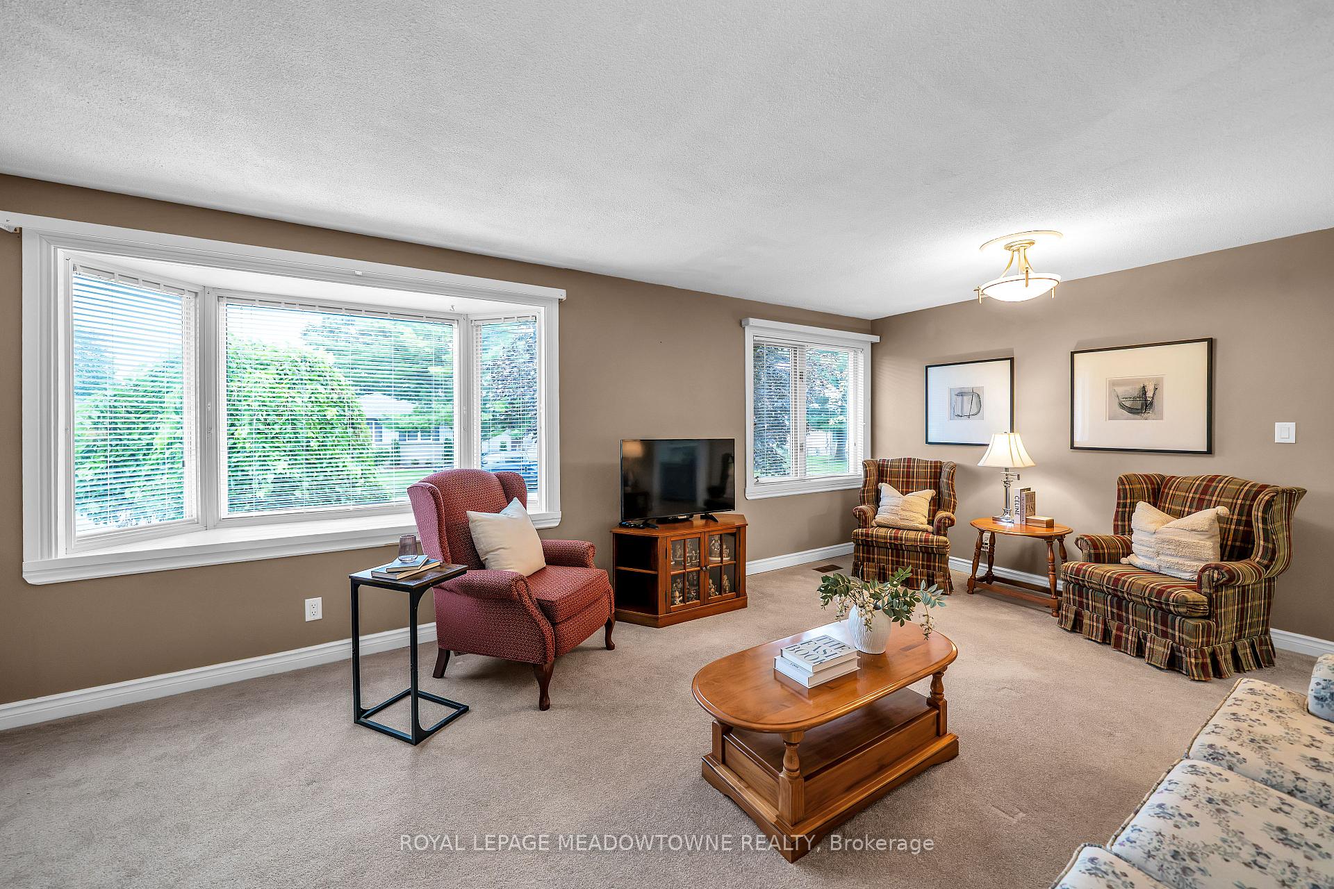 Photo 23 of 48 Garside Avenue, Whitby, Brooklin — HOMEH