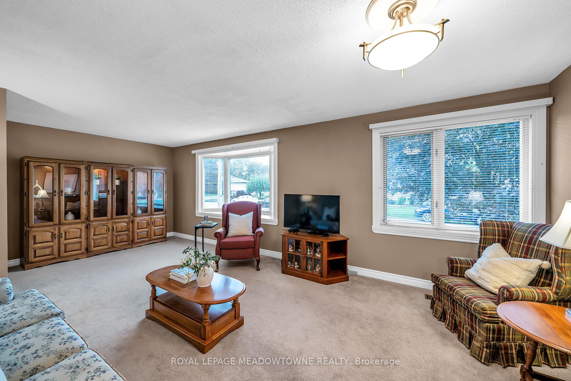 Photo 24 of 48 Garside Avenue, Whitby, Brooklin — HOMEH