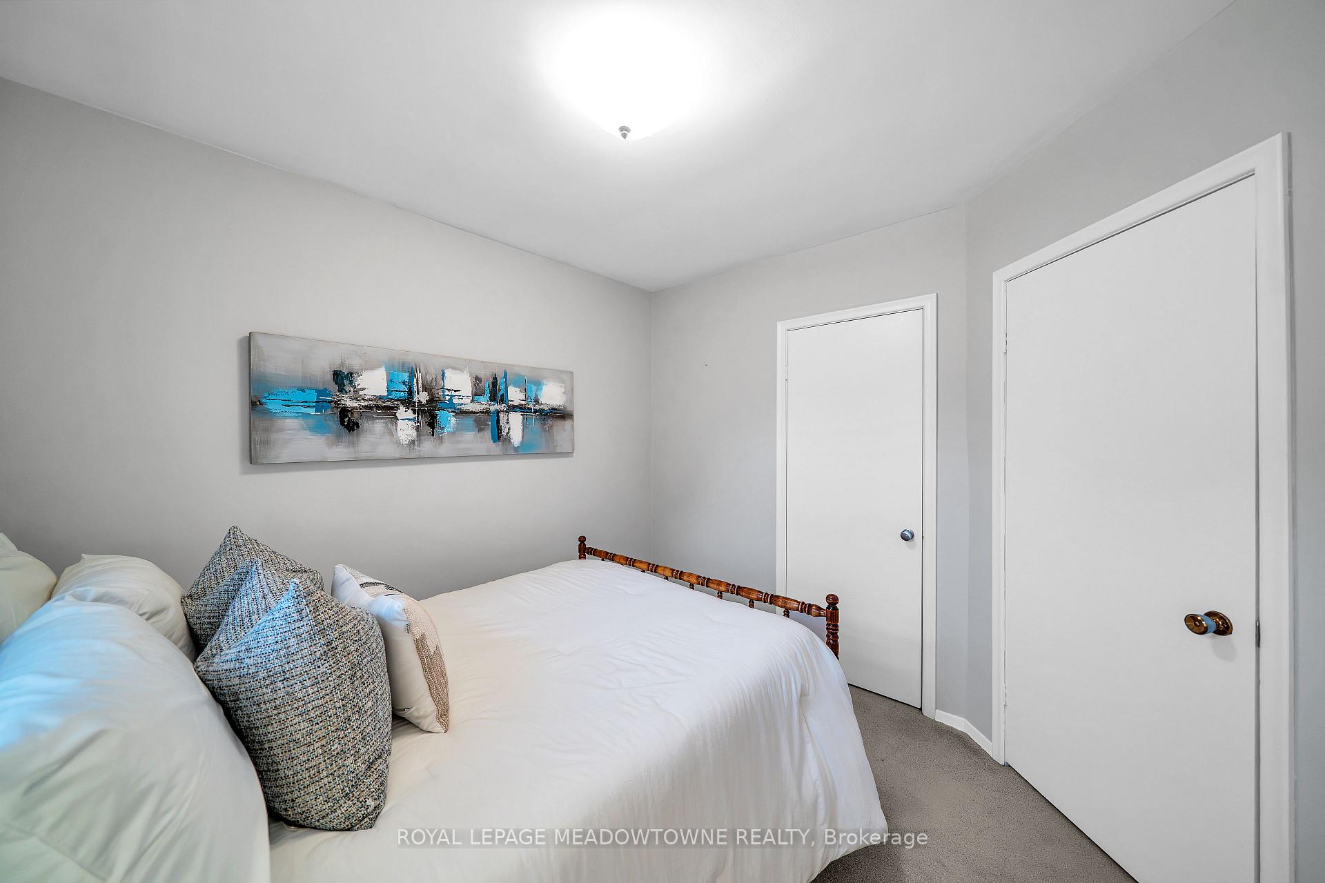 Photo 32 of 48 Garside Avenue, Whitby, Brooklin — HOMEH