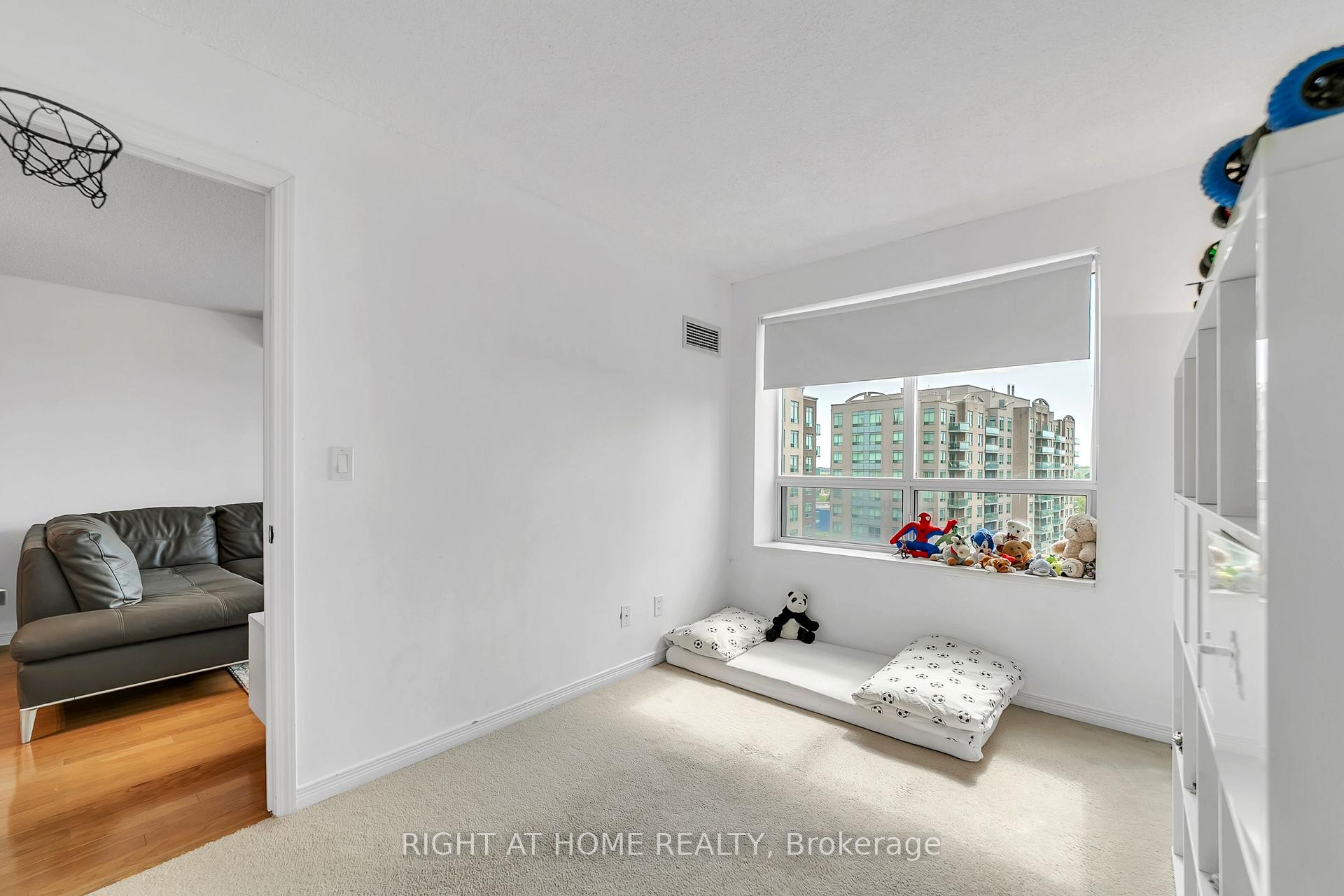 Photo 21 of Unit 1202, 11 Oneida Crescent, Richmond Hill, Langstaff — HOMEH
