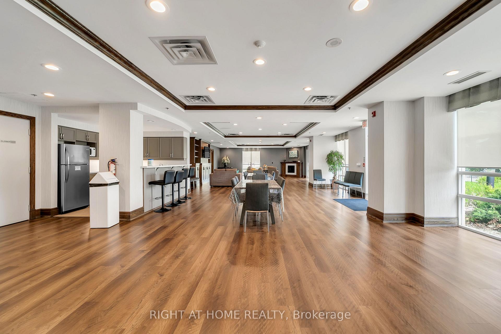 Photo 28 of Unit 1202, 11 Oneida Crescent, Richmond Hill, Langstaff — HOMEH