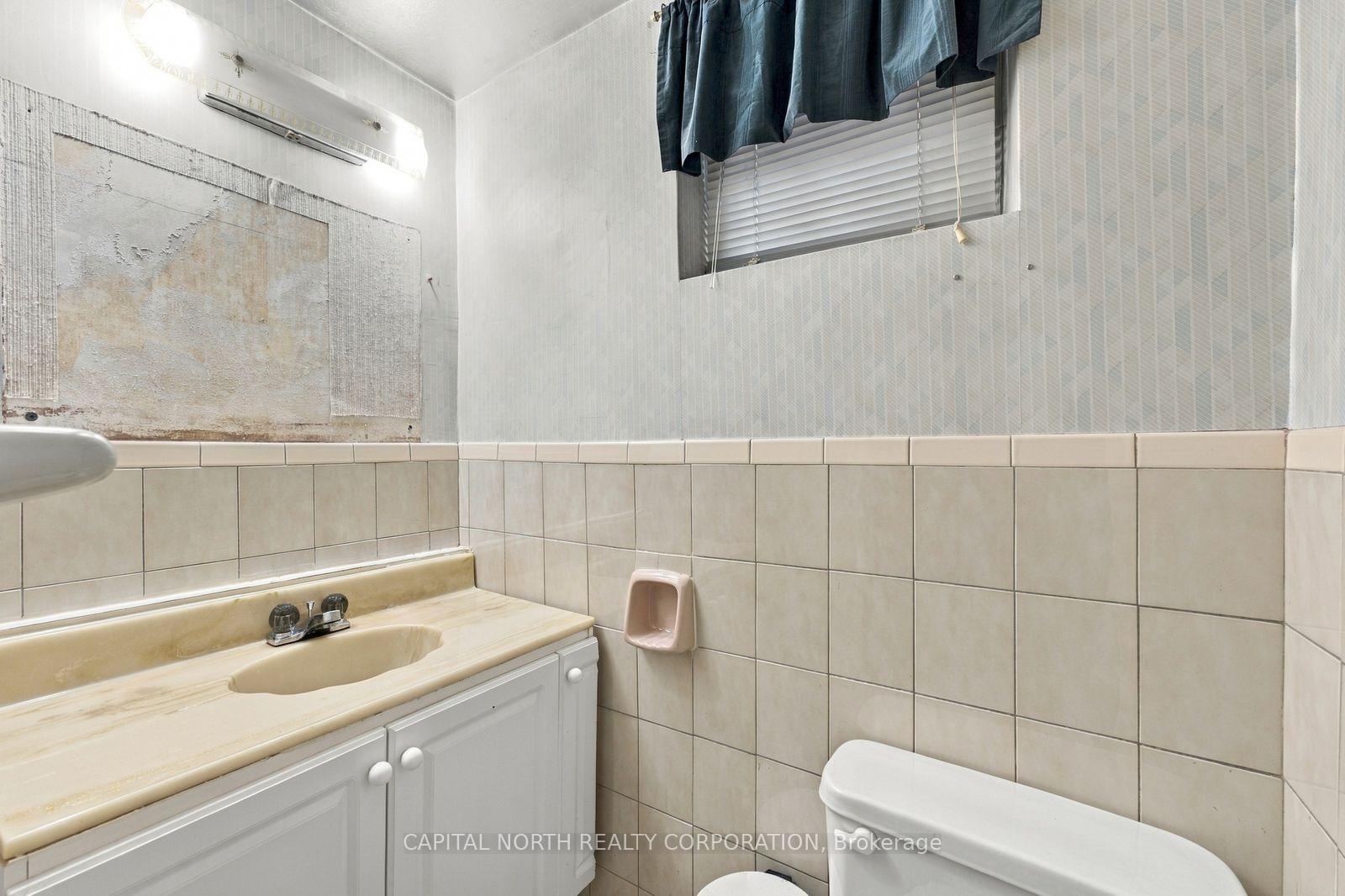Photo 30 of 65 Falstaff Avenue, North York, Maple Leaf — HOMEH
