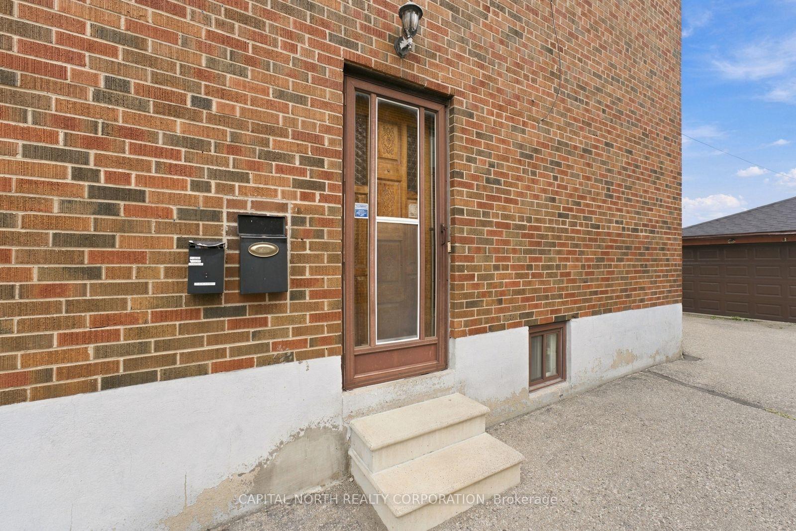 Photo 33 of 65 Falstaff Avenue, North York, Maple Leaf — HOMEH