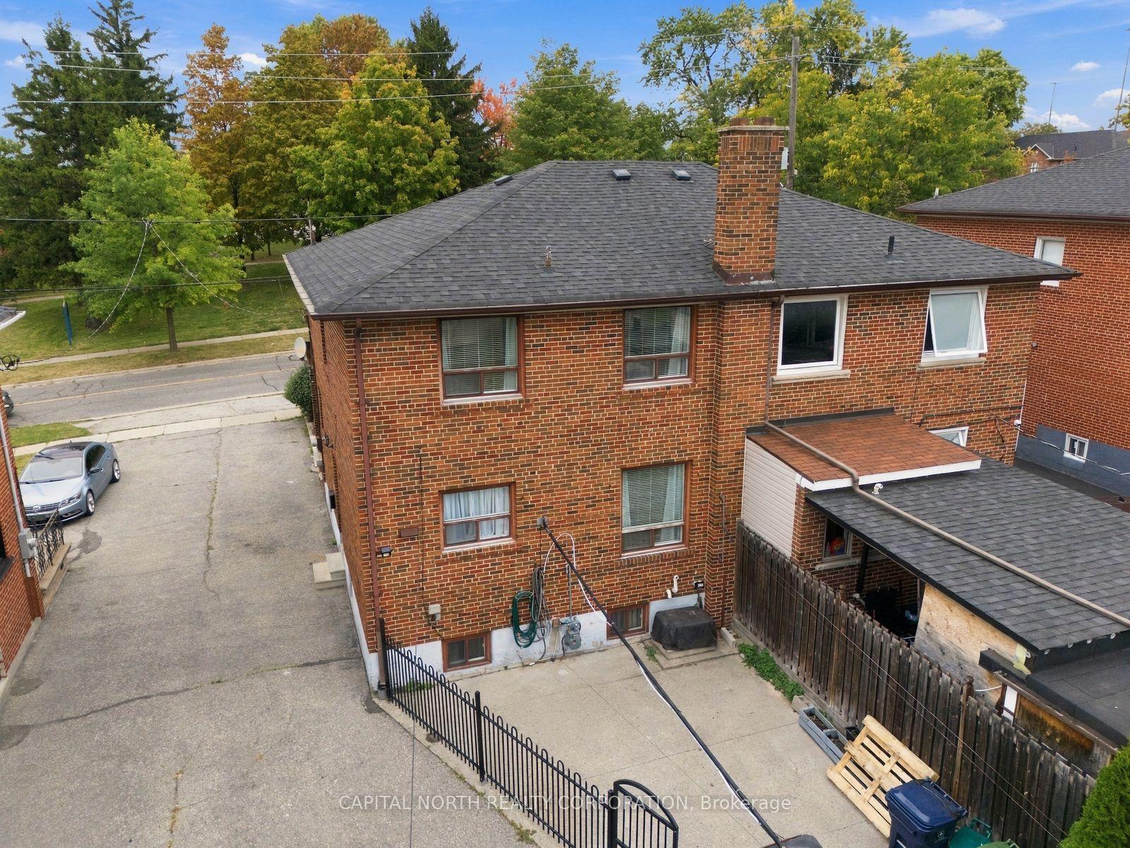 Photo 49 of 65 Falstaff Avenue, North York, Maple Leaf — HOMEH