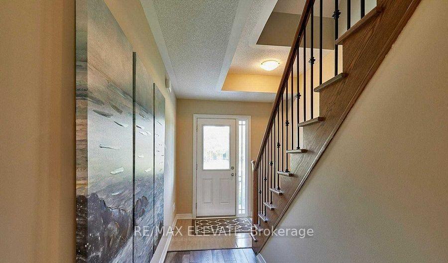 Photo 2 of 28 Waterstone Way, Whitby, Williamsburg — HOMEH