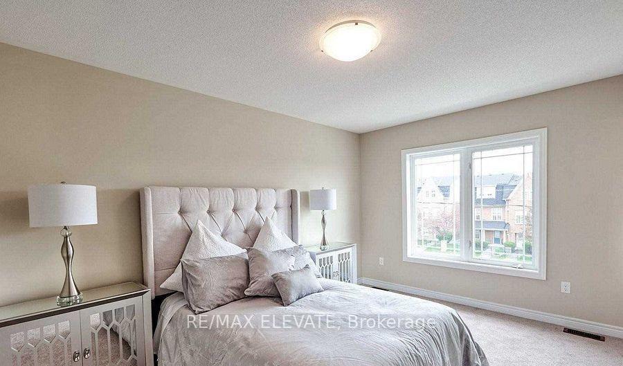 Photo 10 of 28 Waterstone Way, Whitby, Williamsburg — HOMEH