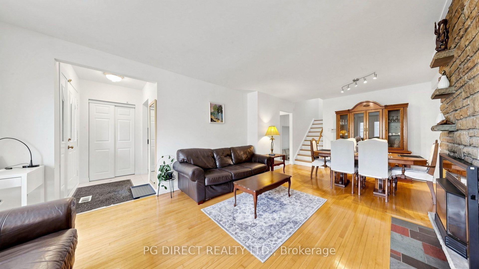 Photo 3 of 19 Bournville Drive, Scarborough, Guildwood — HOMEH