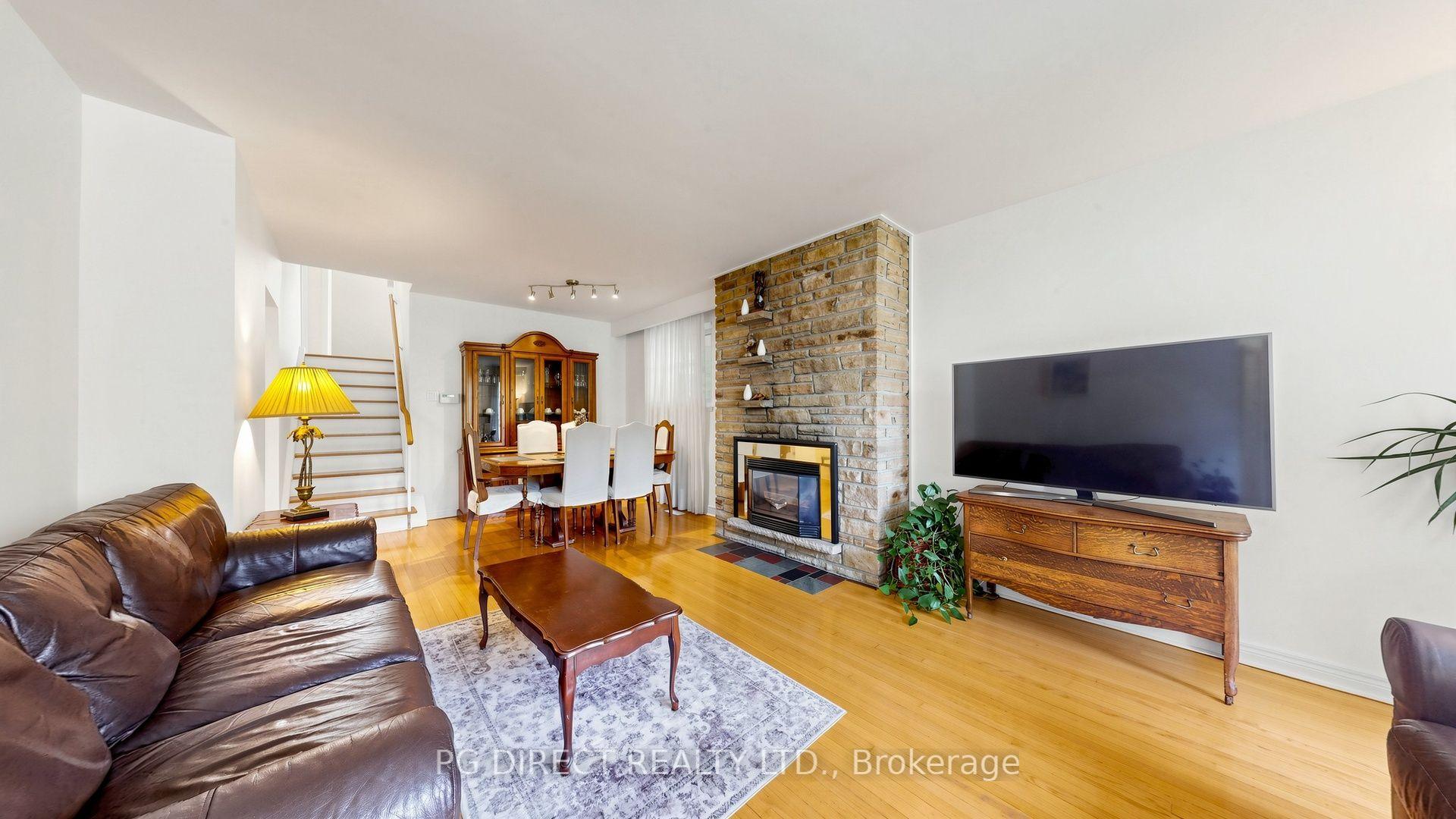 Photo 4 of 19 Bournville Drive, Scarborough, Guildwood — HOMEH