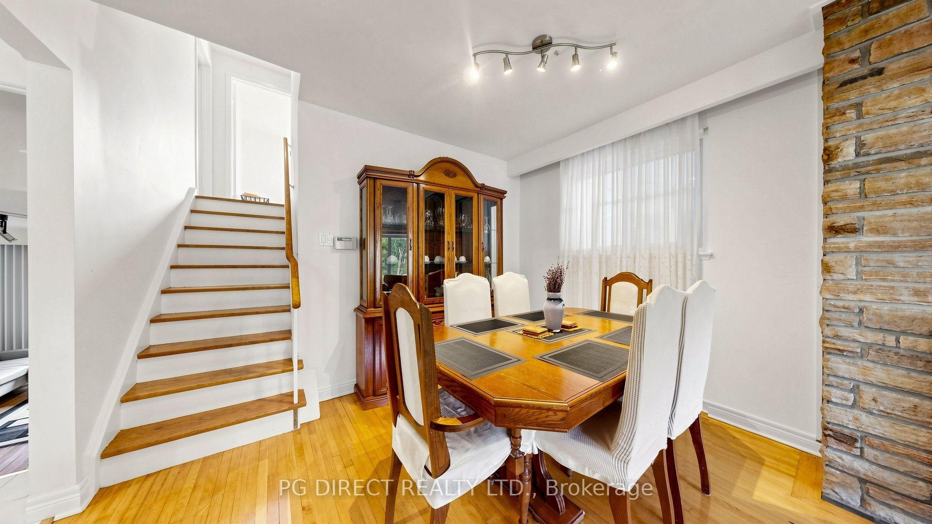 Photo 5 of 19 Bournville Drive, Scarborough, Guildwood — HOMEH
