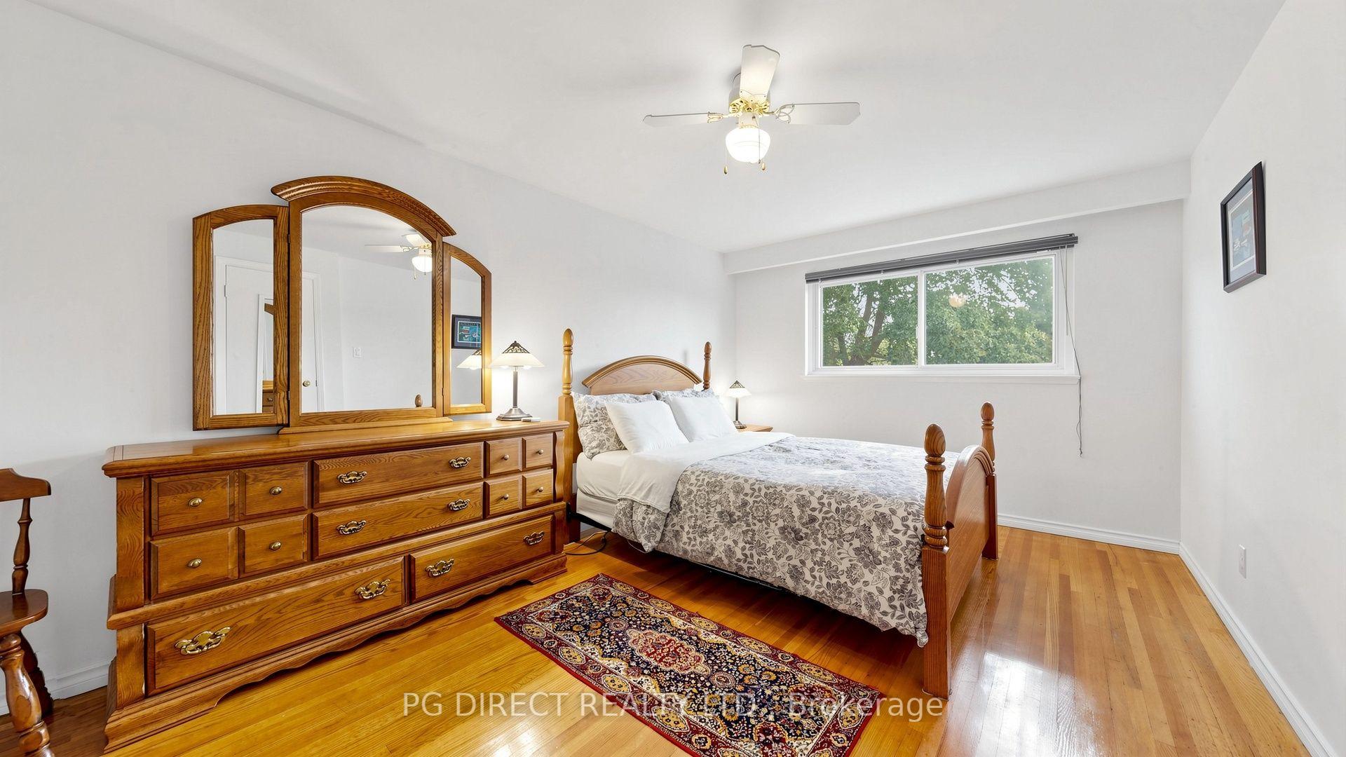 Photo 9 of 19 Bournville Drive, Scarborough, Guildwood — HOMEH