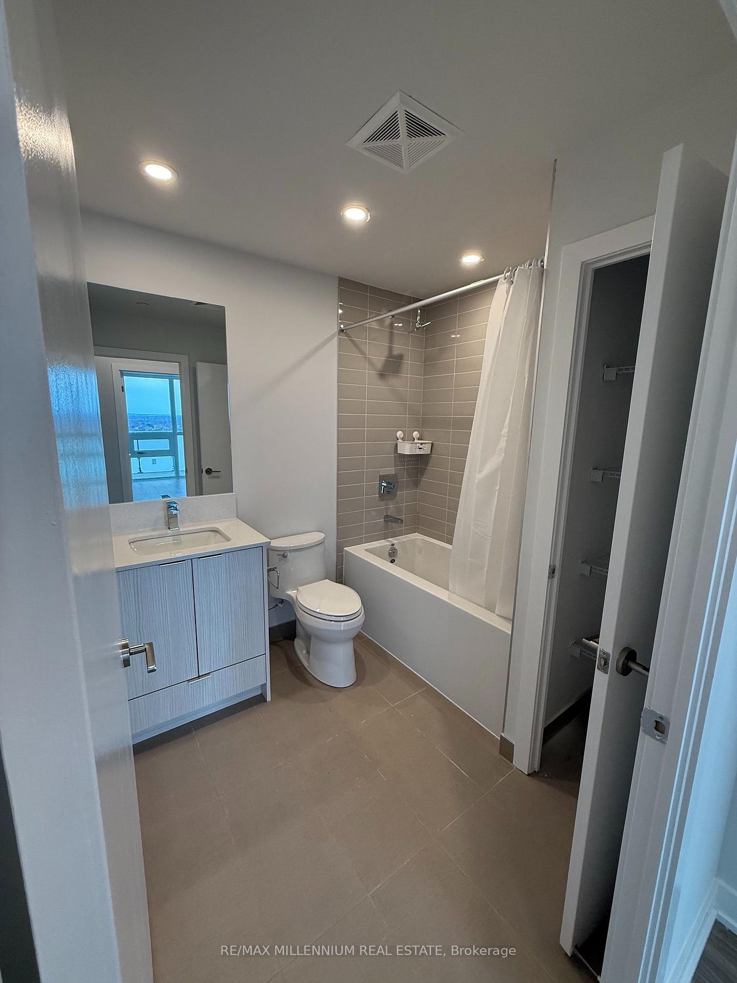 Photo 8 of Unit 1607, 430 Square One Drive, Mississauga, Creditview — HOMEH
