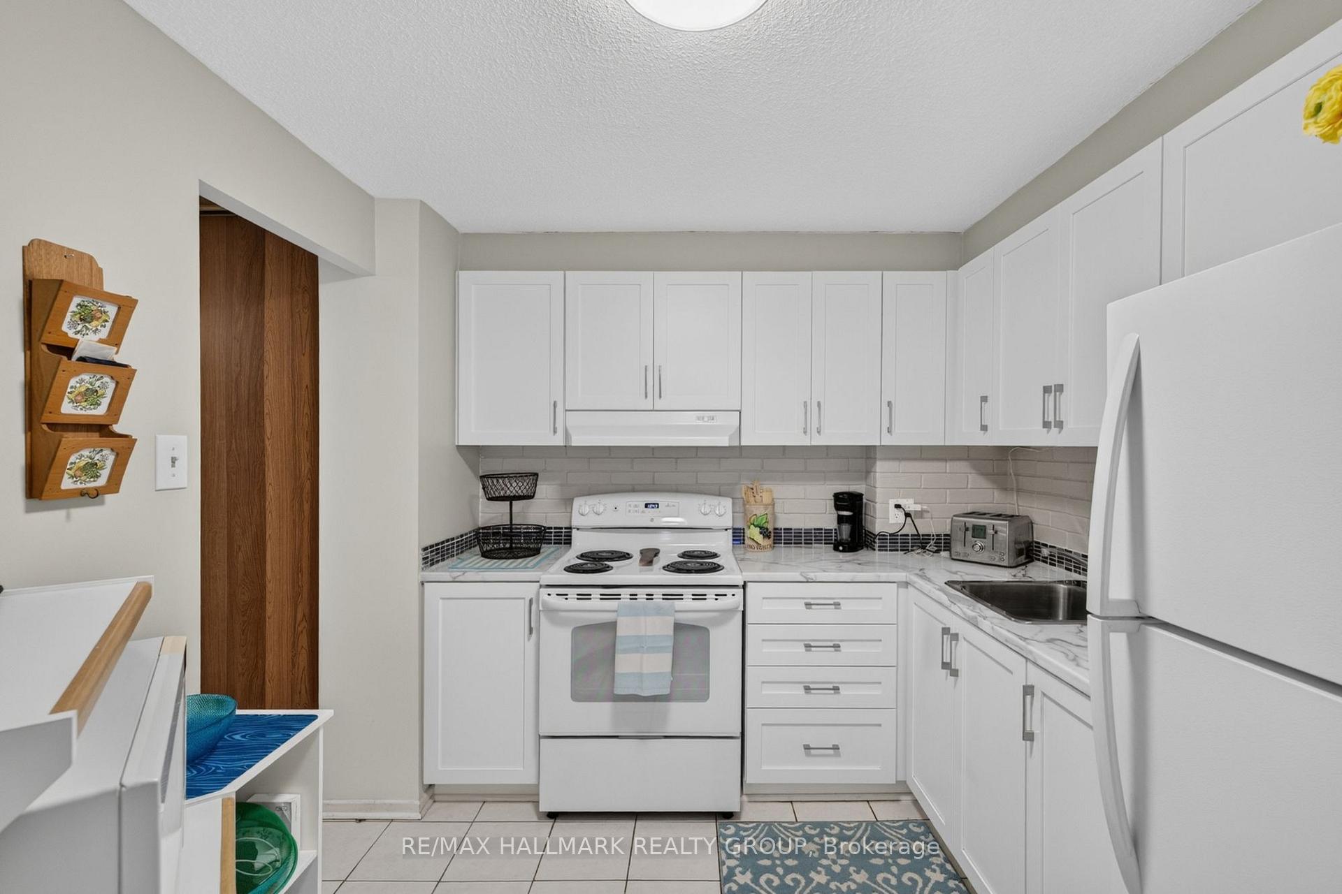 Photo 12 of Unit 1005, 415 Greenview Avenue, Ottawa, Britannia — HOMEH