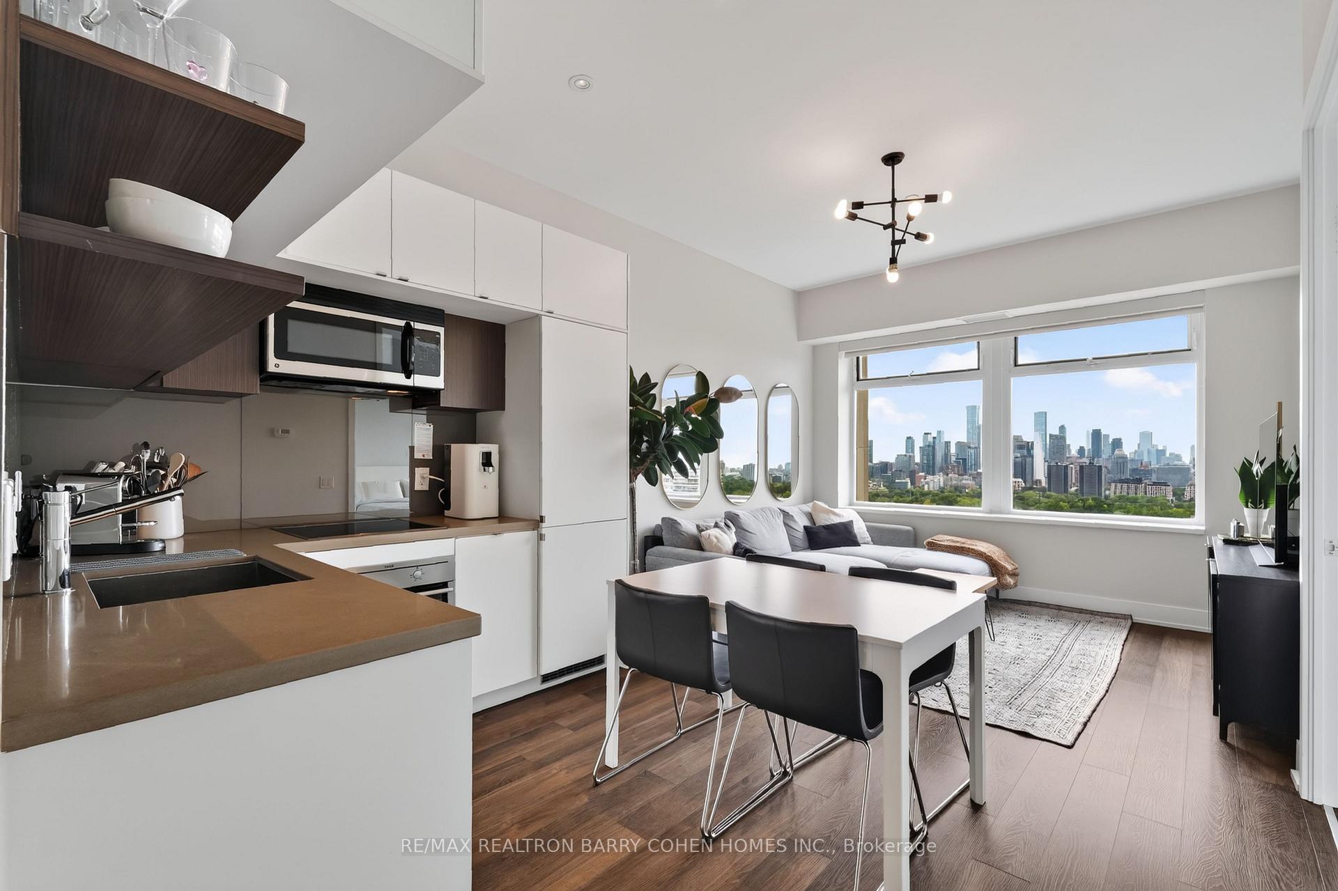 Photo 4 of Unit 1018, 111 St Clair Avenue W, Toronto, Yonge-St. Clair — HOMEH