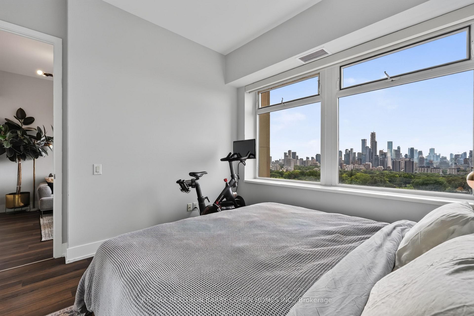 Photo 9 of Unit 1018, 111 St Clair Avenue W, Toronto, Yonge-St. Clair — HOMEH
