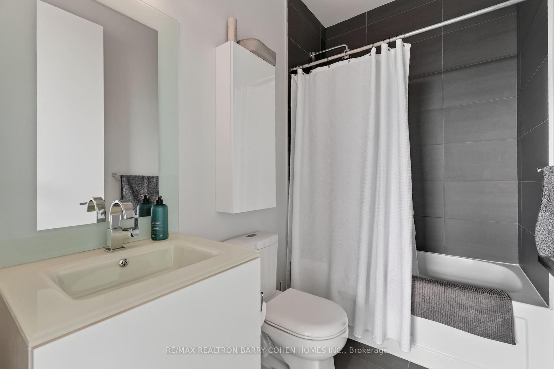 Photo 10 of Unit 1018, 111 St Clair Avenue W, Toronto, Yonge-St. Clair — HOMEH