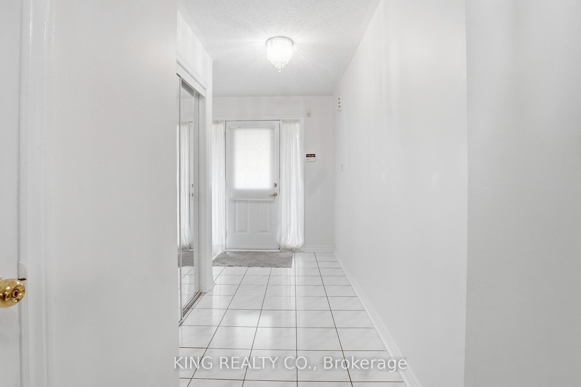 Photo 2 of 81 Tessler Crescent, Brampton, Brampton West — HOMEH