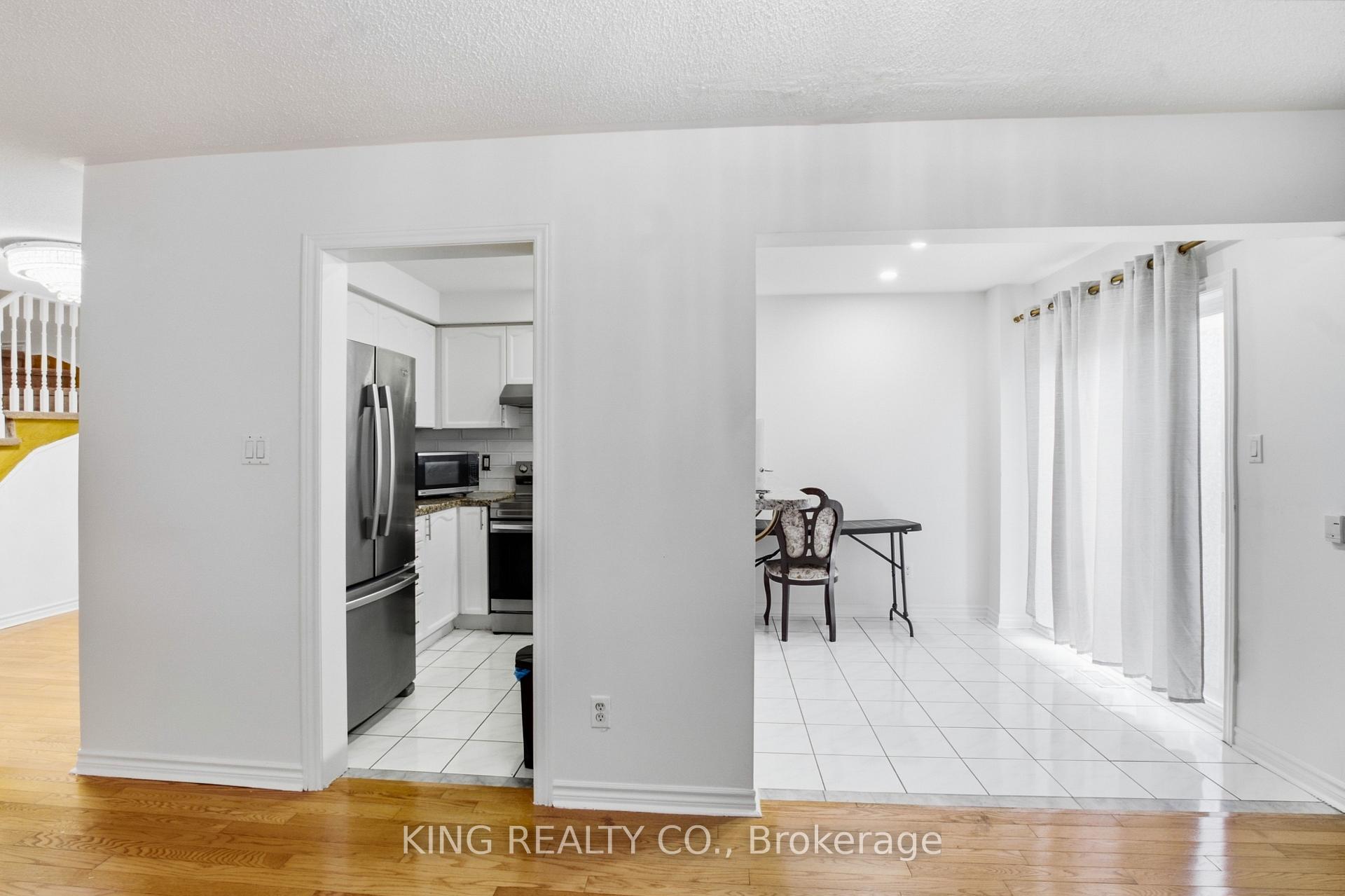 Photo 7 of 81 Tessler Crescent, Brampton, Brampton West — HOMEH