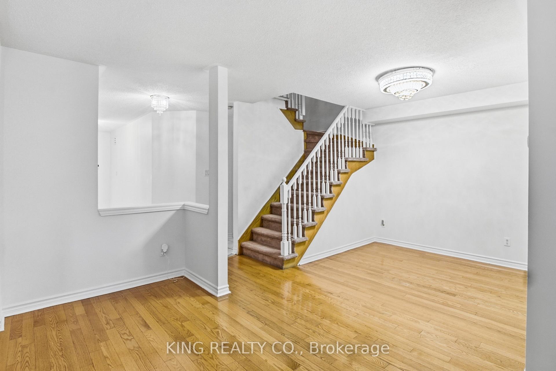Photo 13 of 81 Tessler Crescent, Brampton, Brampton West — HOMEH