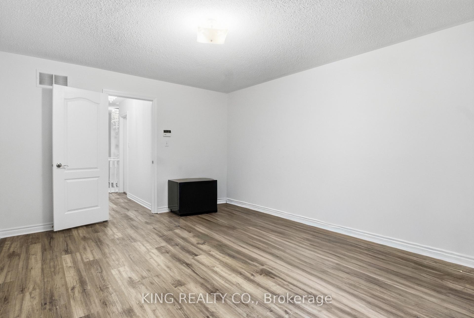Photo 16 of 81 Tessler Crescent, Brampton, Brampton West — HOMEH