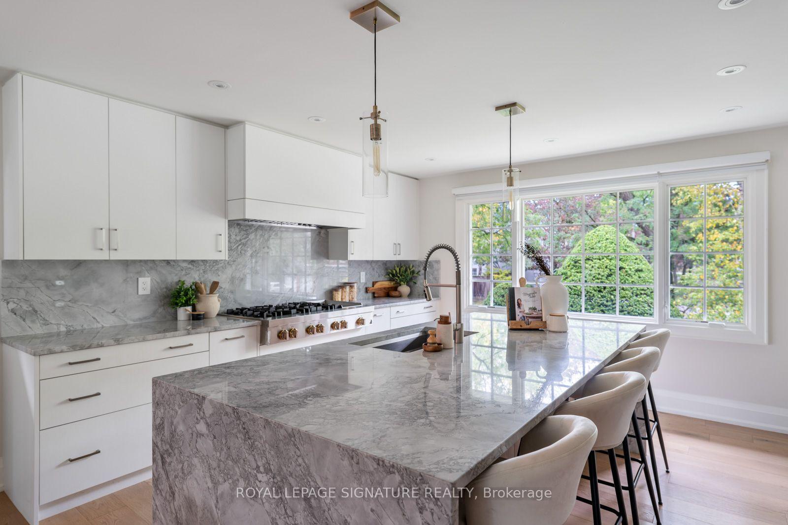 Photo 4 of 9 Danville Drive, North York, St. Andrew-Windfields — HOMEH